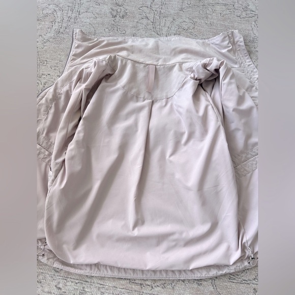 Excellent Lululemon Always Effortless Jacket - Picture 4 of 5